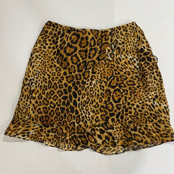 LULU’s Dare to Be Wild Animal Print Mini Skirt SIZE MEDIUM Ruffle Accent Trim - Picture 3 of 12